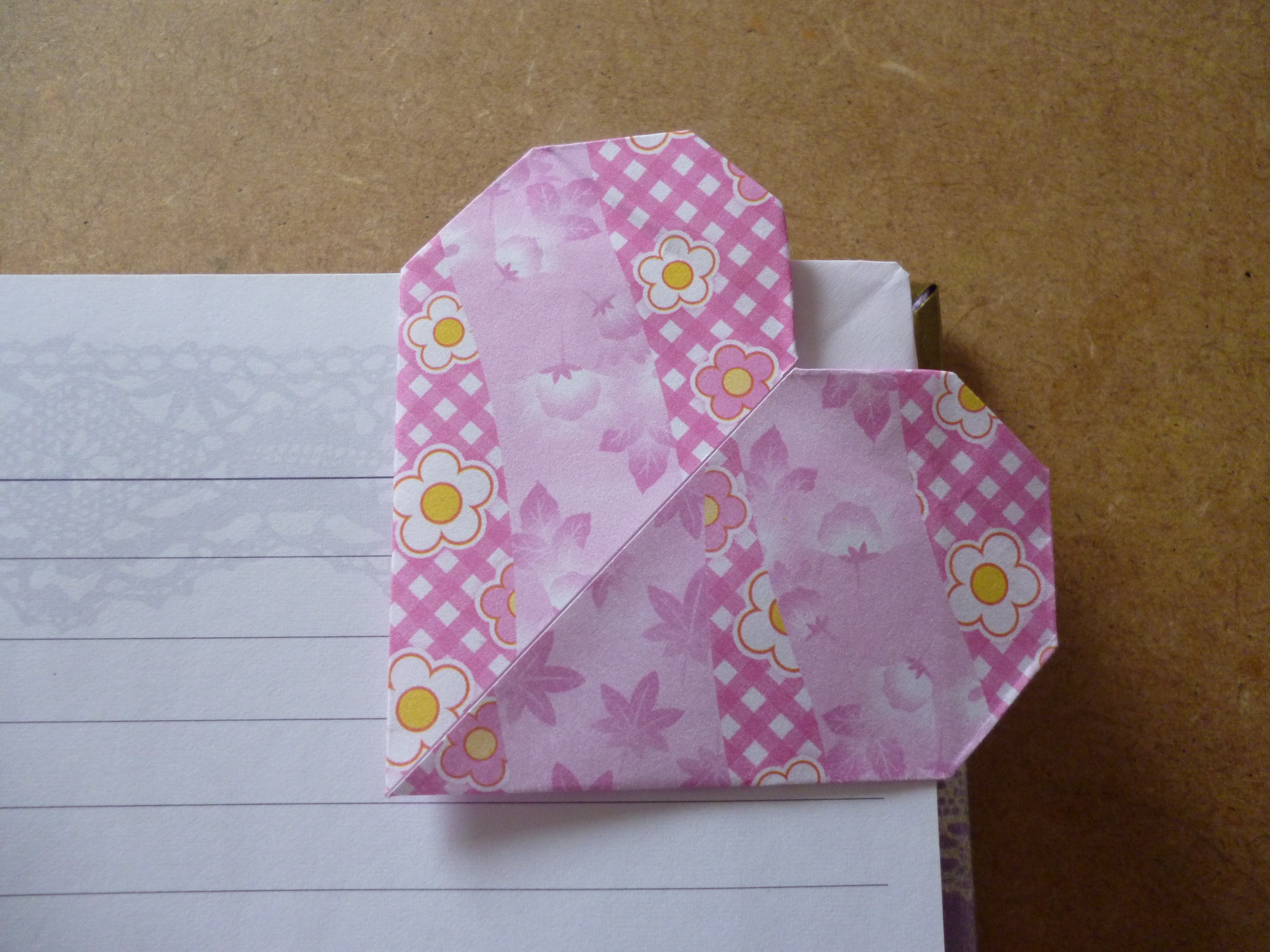 bookmark coner origami Another heart  heart kusudama